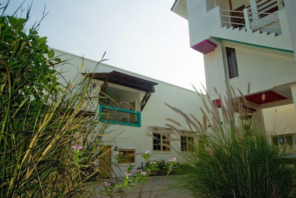 Family Hotel Gradia 2 Batu  Exterior photo