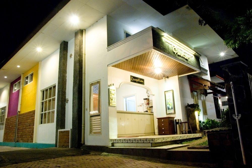 Family Hotel Gradia 2 Batu  Exterior photo